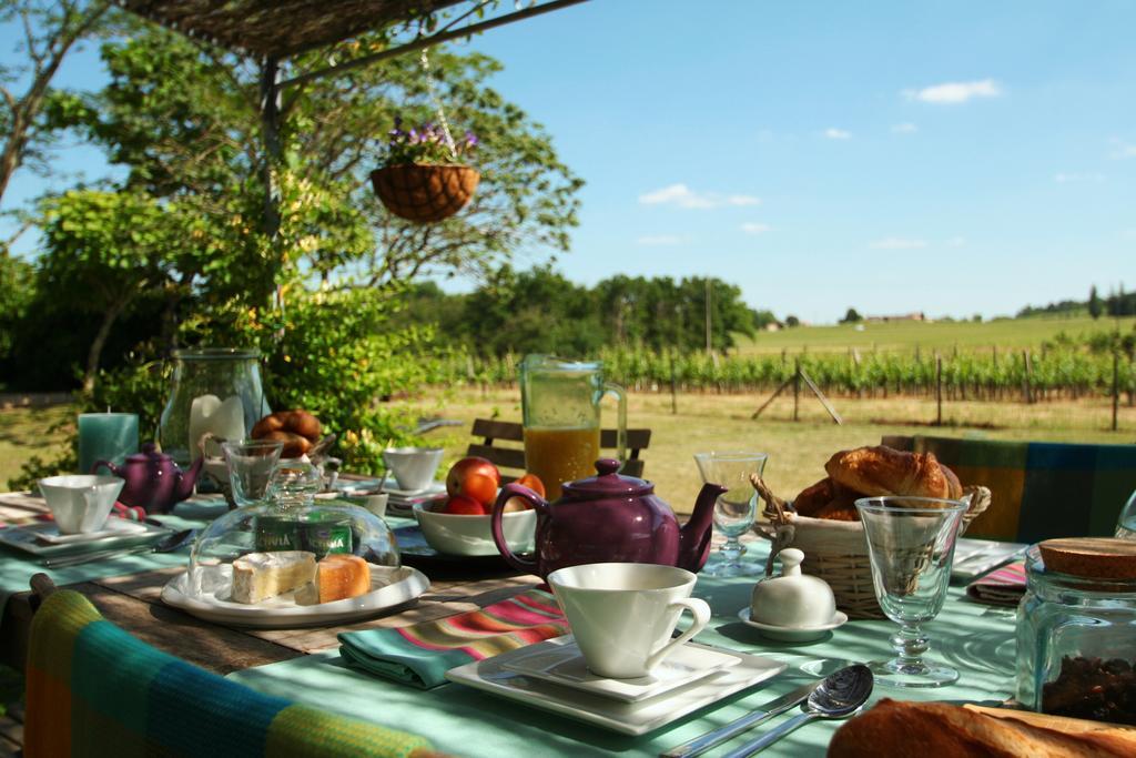 Bleu Raisin Bed & Breakfast Les Salles-de-Castillon Exterior foto