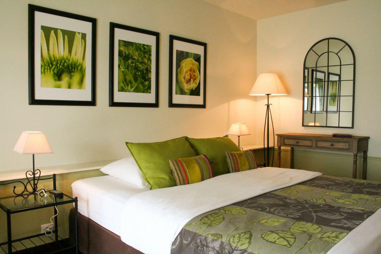 Bleu Raisin Bed & Breakfast Les Salles-de-Castillon Exterior foto